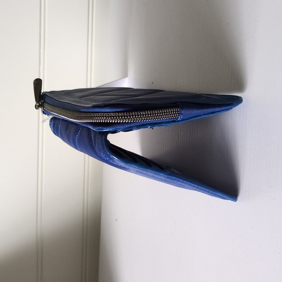 Lug surrey satin vegan leather wallet - Picture 3 of 6